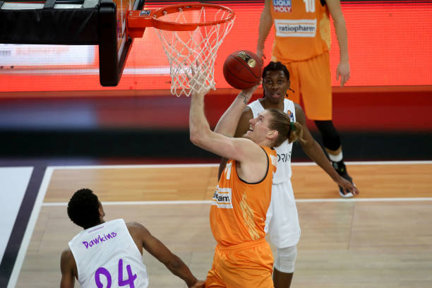 更是俱乐部 更是俱乐部