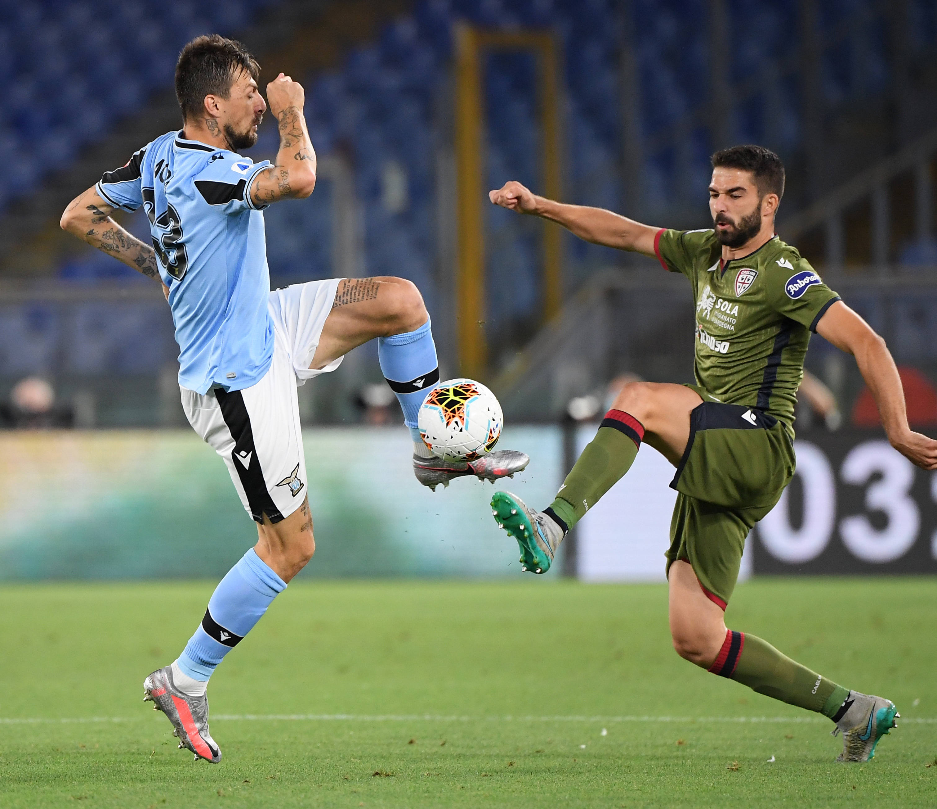 分别在上下 分别在上下