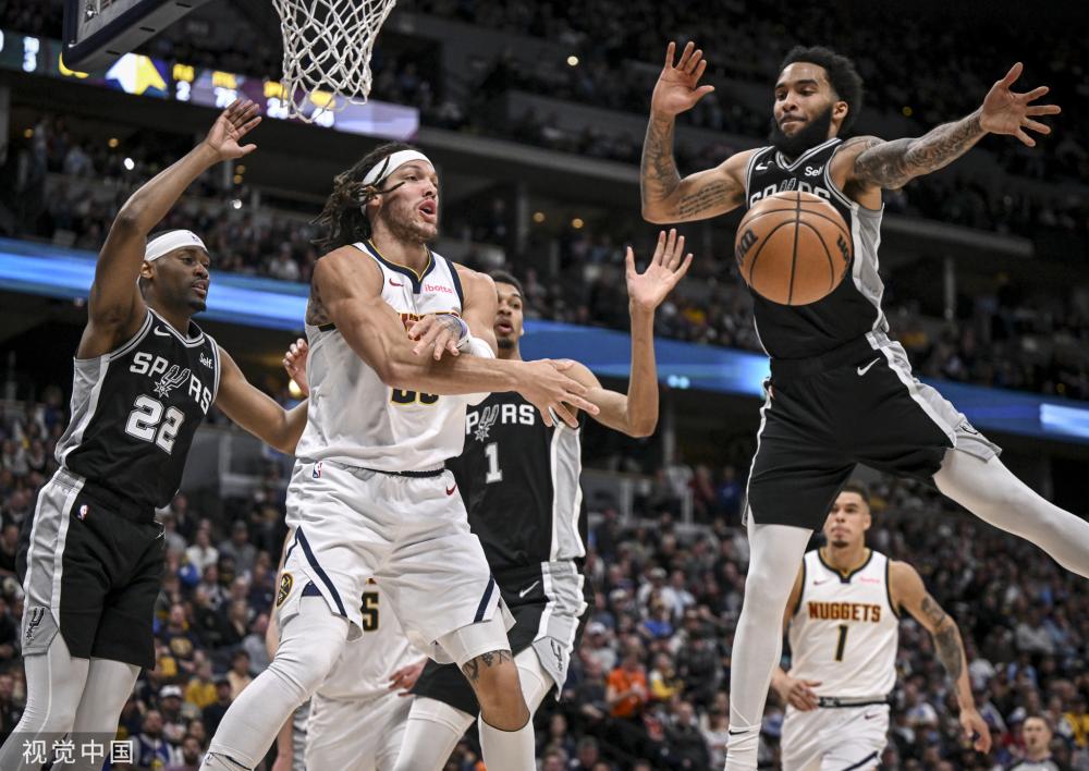 转会市场的 转会市场的