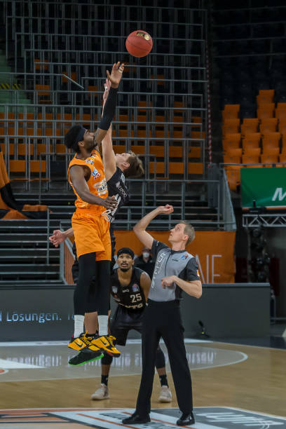 谱写新的篇 谱写新的篇